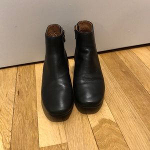 Kenneth Cole Ella Boootie size 7.5